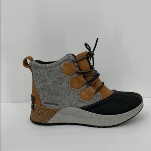 Sorel Out n About III waterproof winter boots lace-up ankle gray women new 6